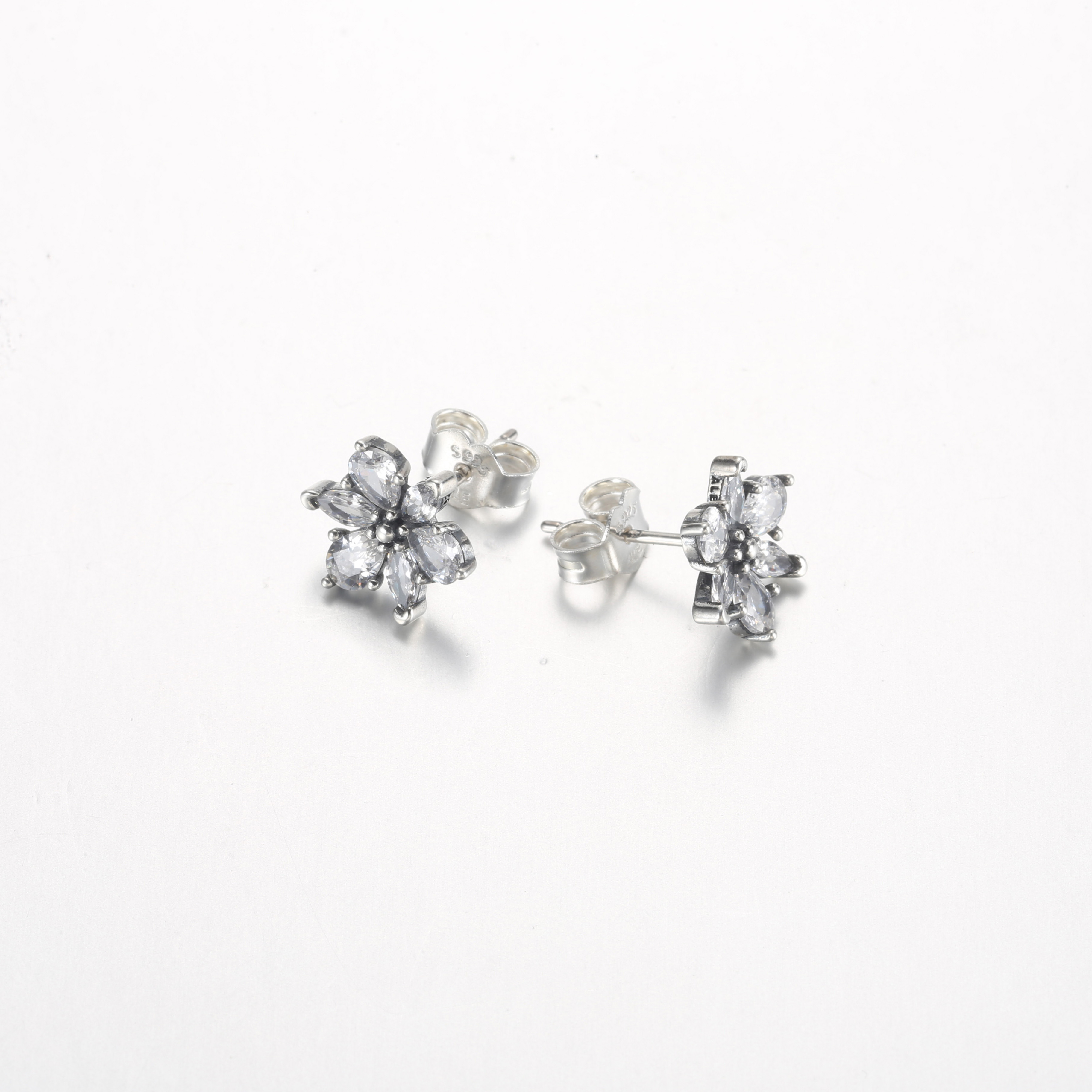 Pandora Sprankelende Herbarium Cluster Stud Oorbellen - 292633C01