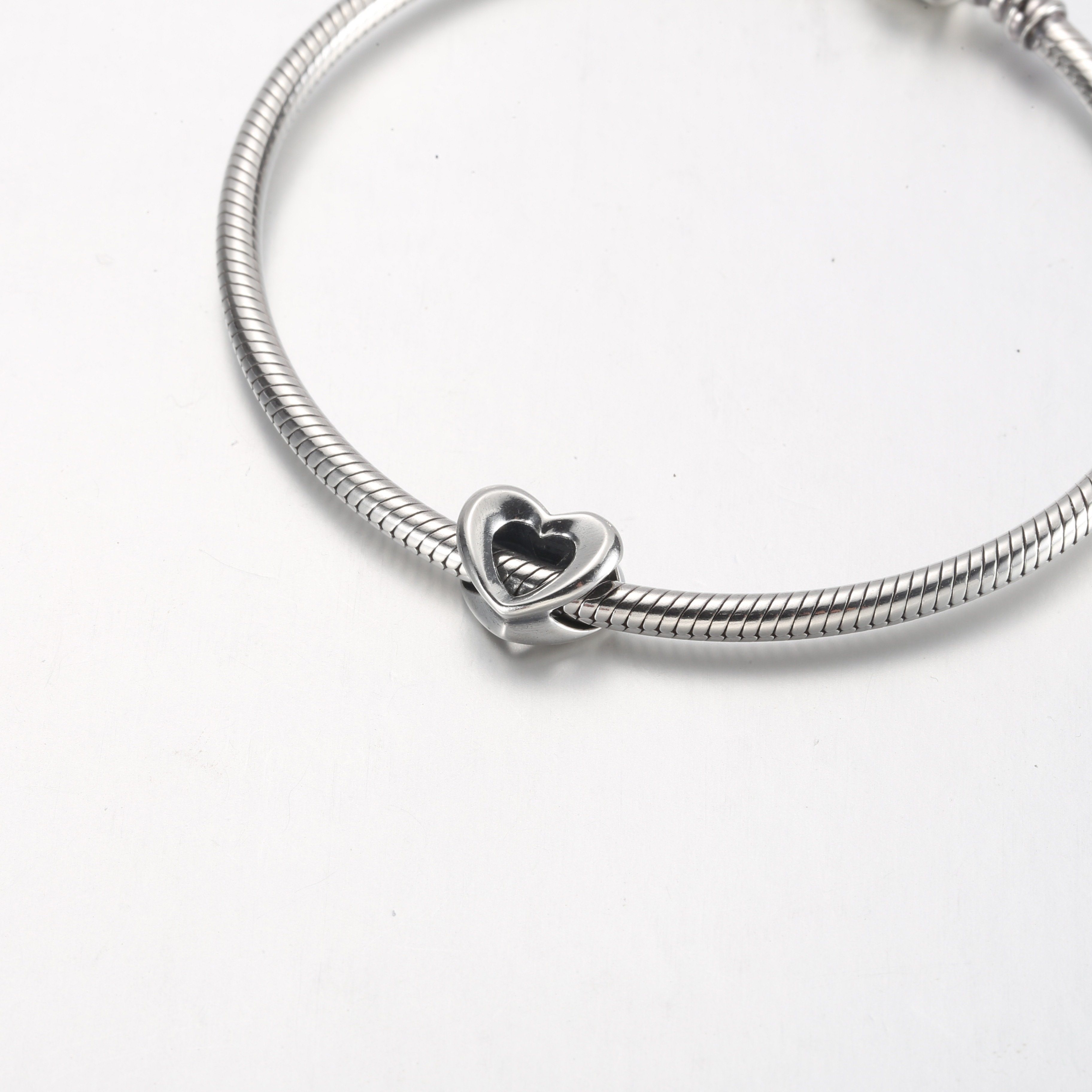 Pandora Stralend Open Hart Bedel - 792492C00