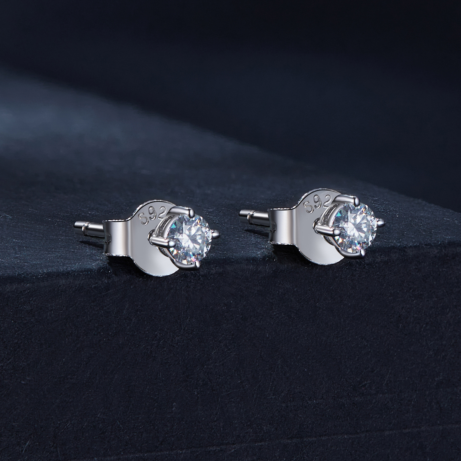 Pandora Stijl 0.1Ct Moissanite Studs Oorbellen (Twee Certificaten) - MSE038