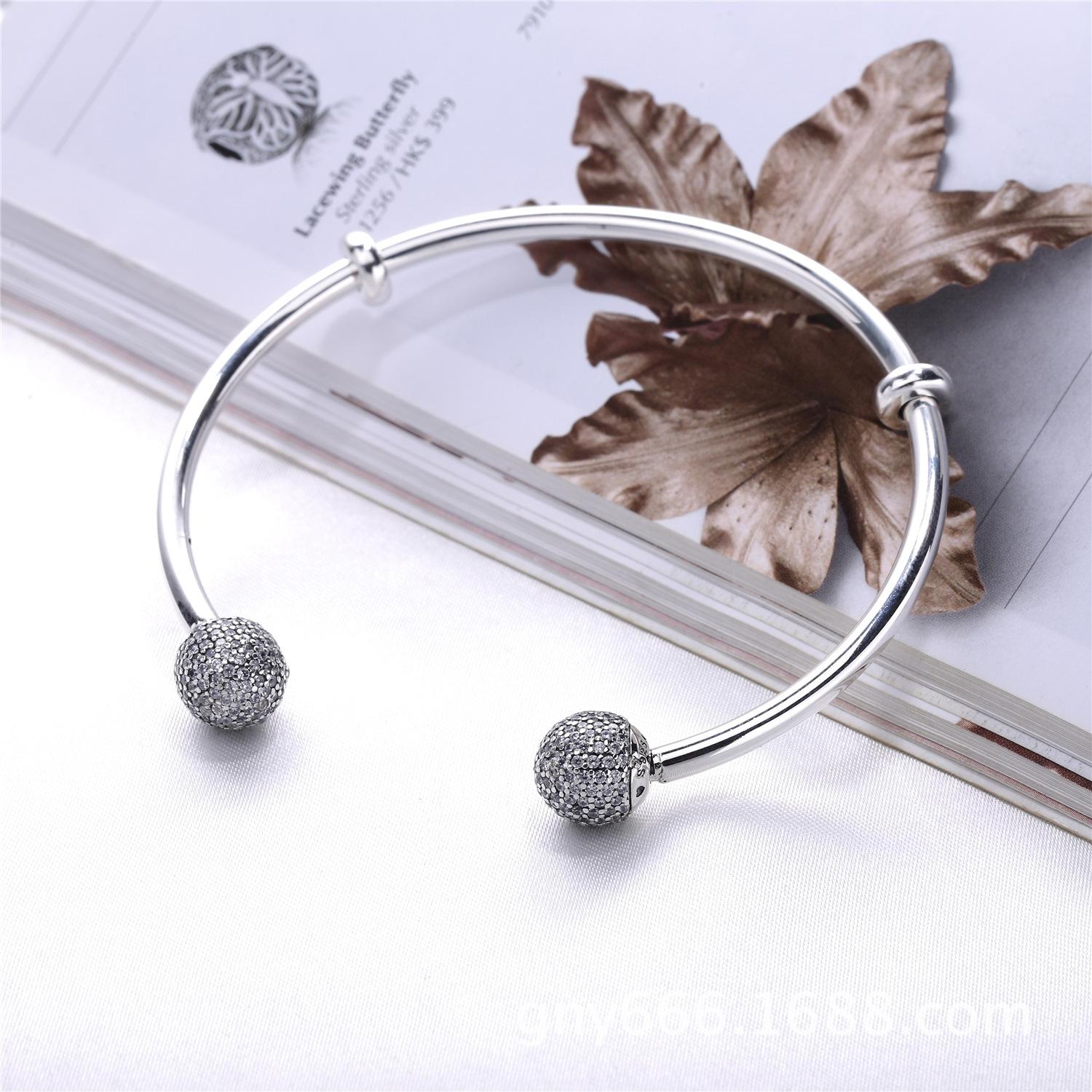 PANDORA Open Bangle Met Verwisselbare Uiteinden Van Pavé 596438CZ