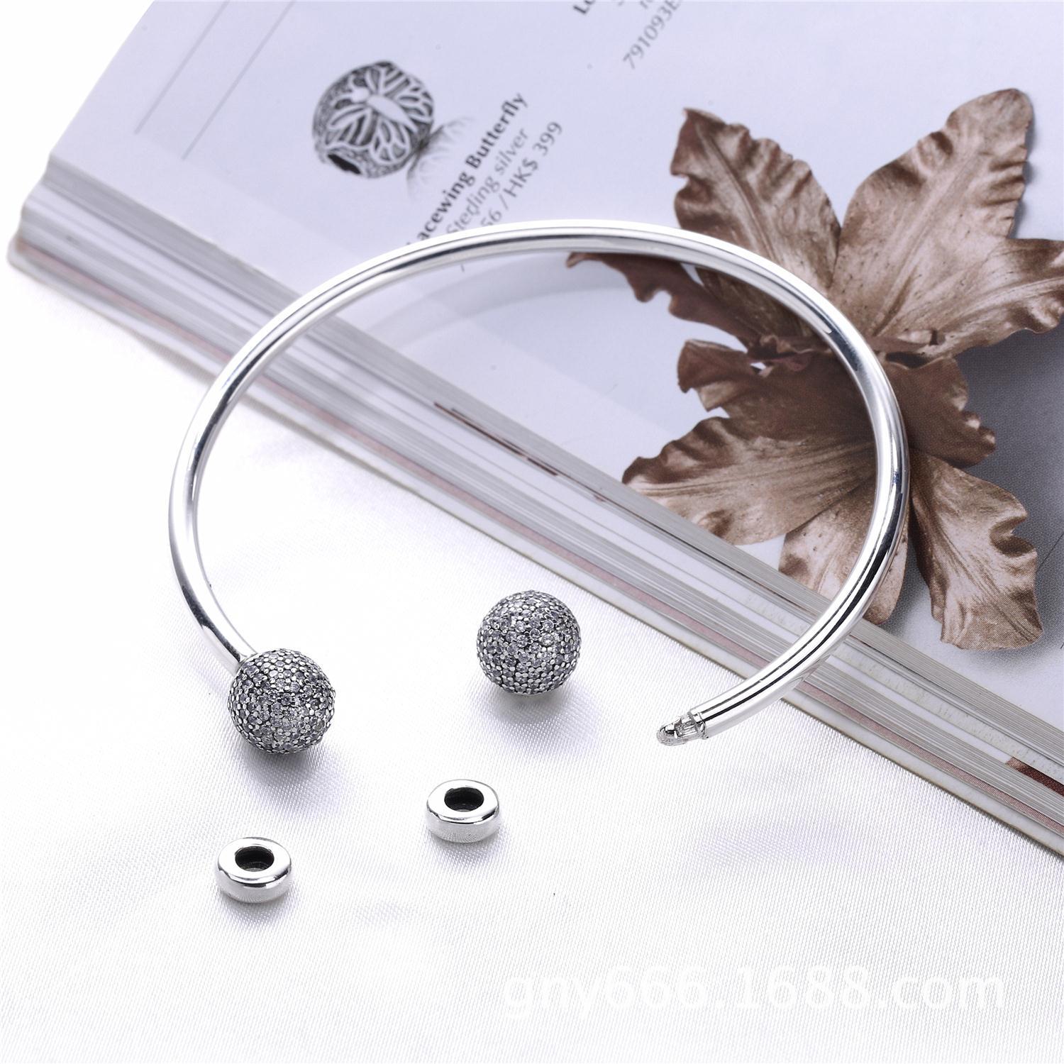 PANDORA Open Bangle Met Verwisselbare Uiteinden Van Pavé 596438CZ