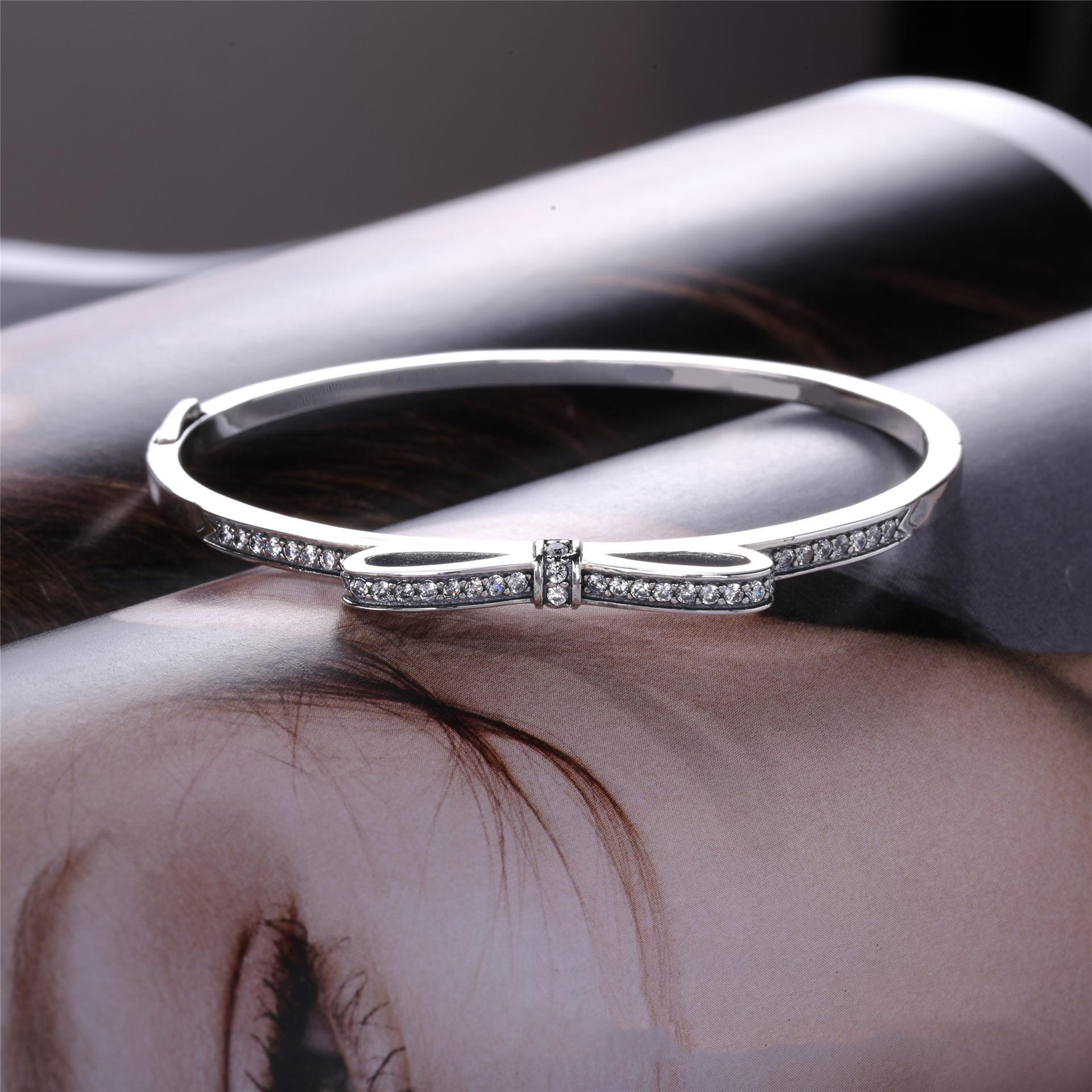 Pandora Zilveren Sprankelende Boog Bangle 590536CZ