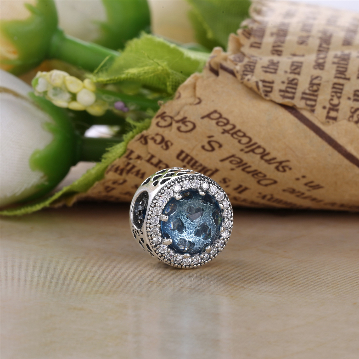 PANDORA Glacier Blue Radiant Hearts Bedel - 791725Ngl