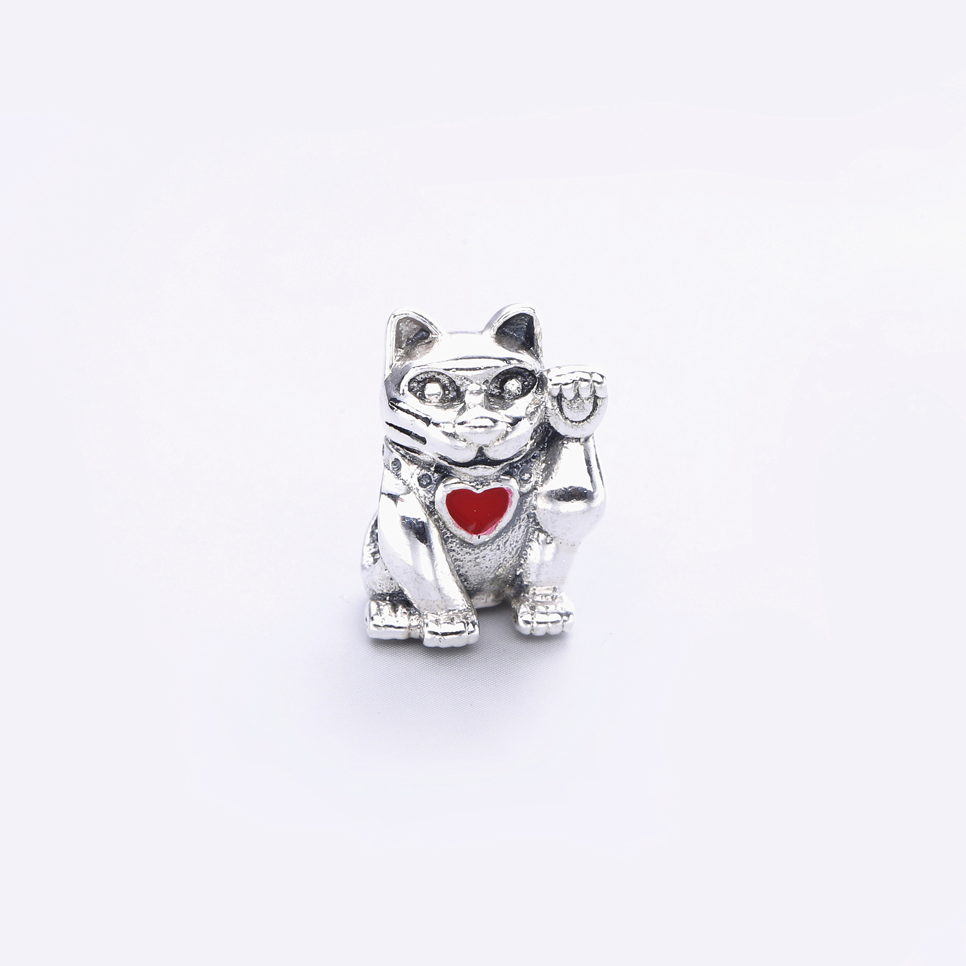 PANDORA Red Waving Cat Bedel - 790989En05