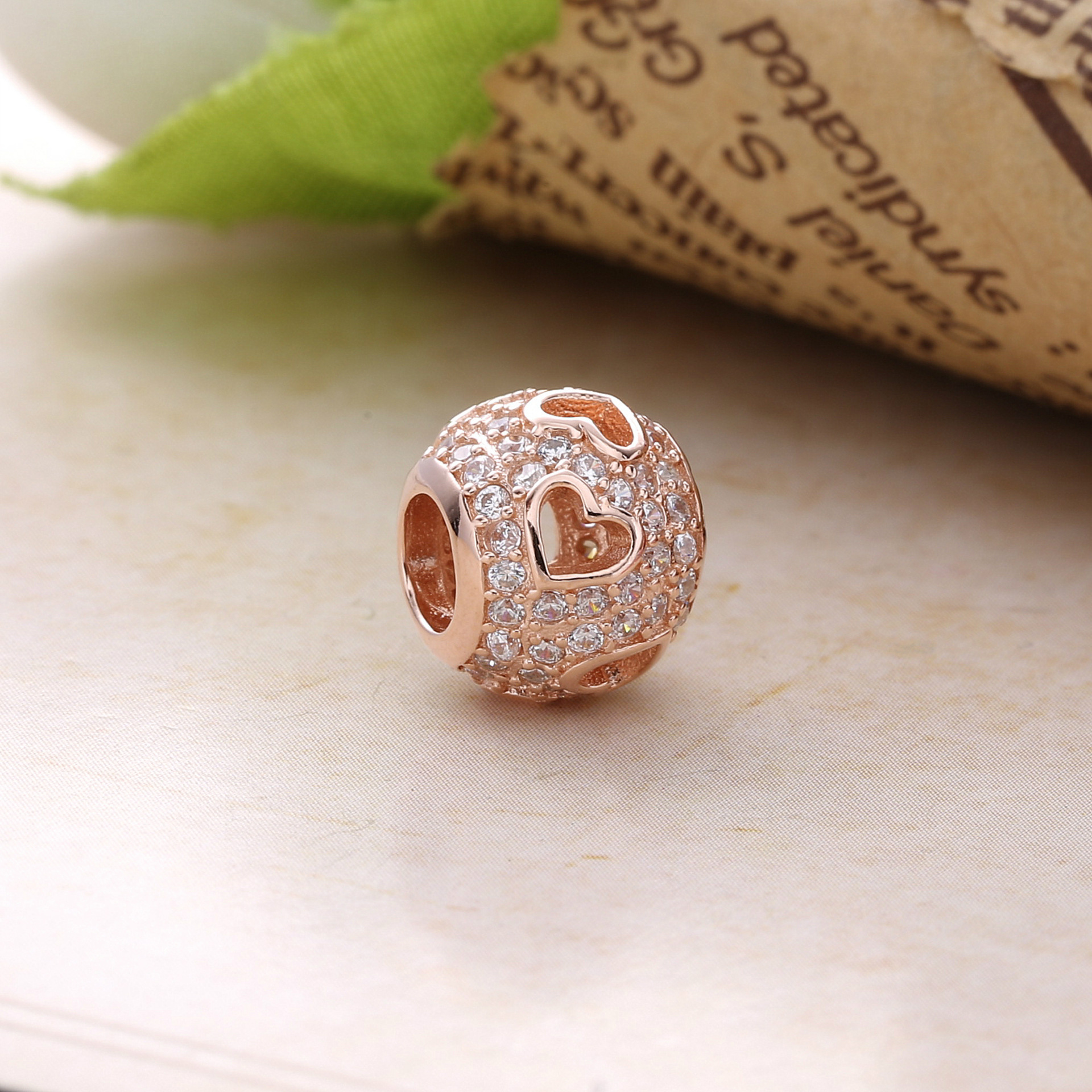 Pandora Rose Tuimelende Harten Bedel 781426CZ