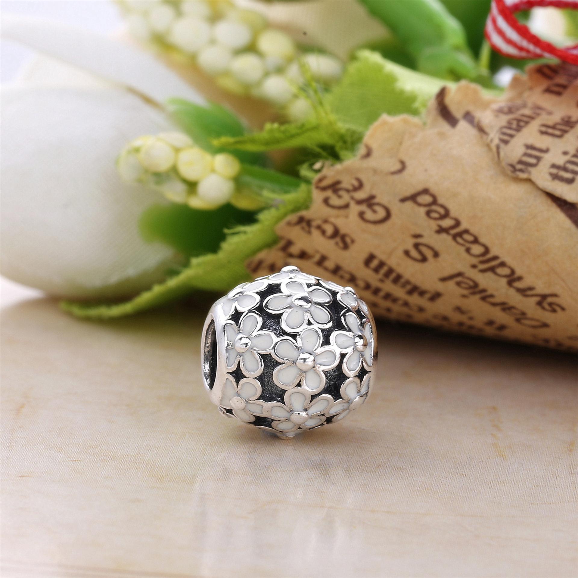 Pandora Zilveren Daisy Weide Bedel 791494En12B