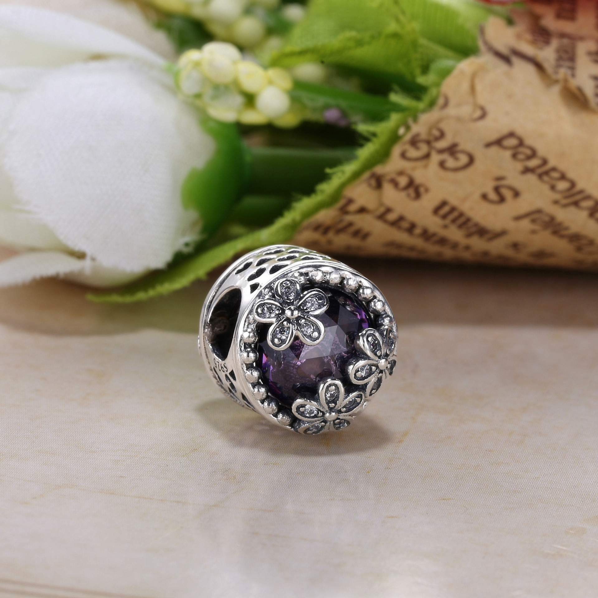 Pandora Zilveren Oogverblindende Daisy Meadow Bedel 792055PCZ