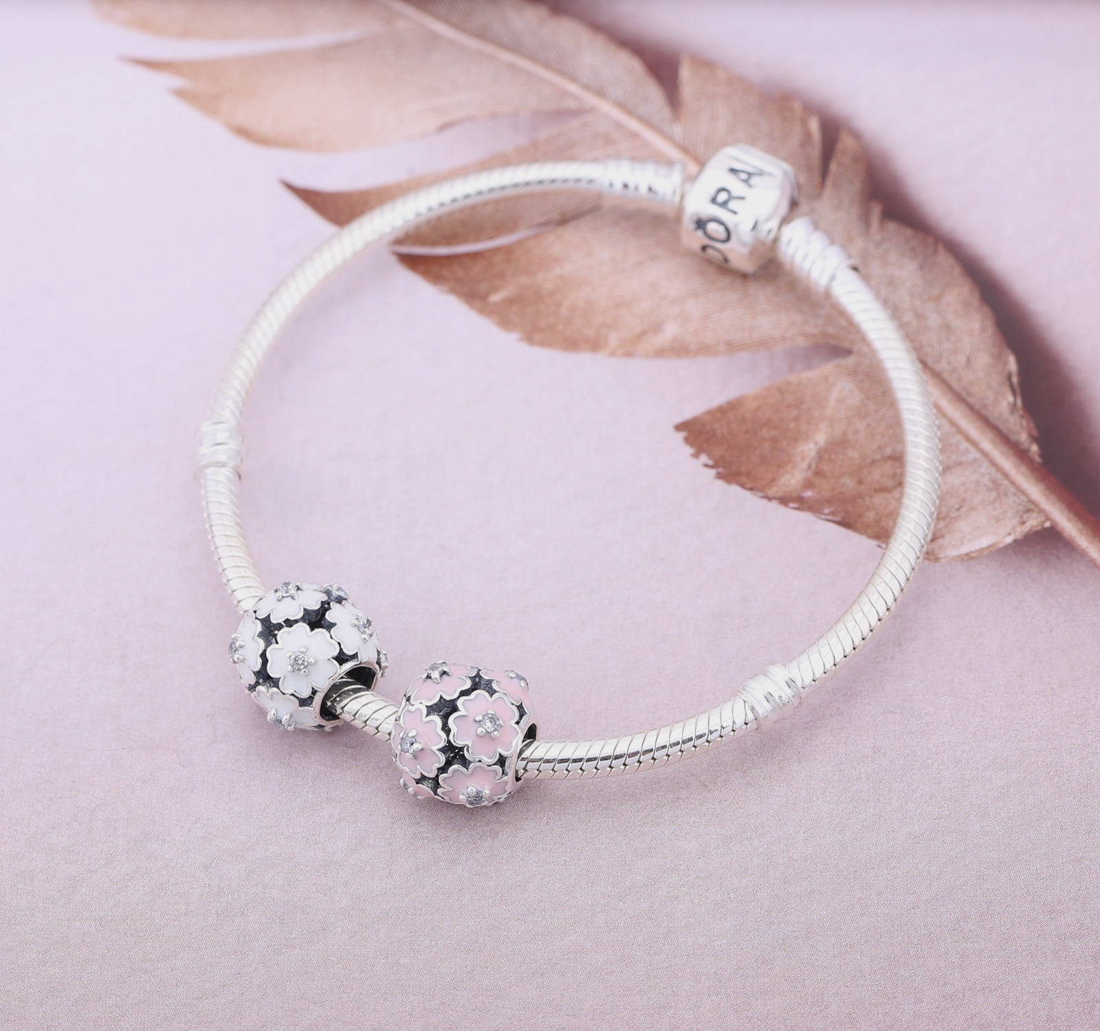 Pandora Zilveren Witte Primrose Weide Bedel 791488En12