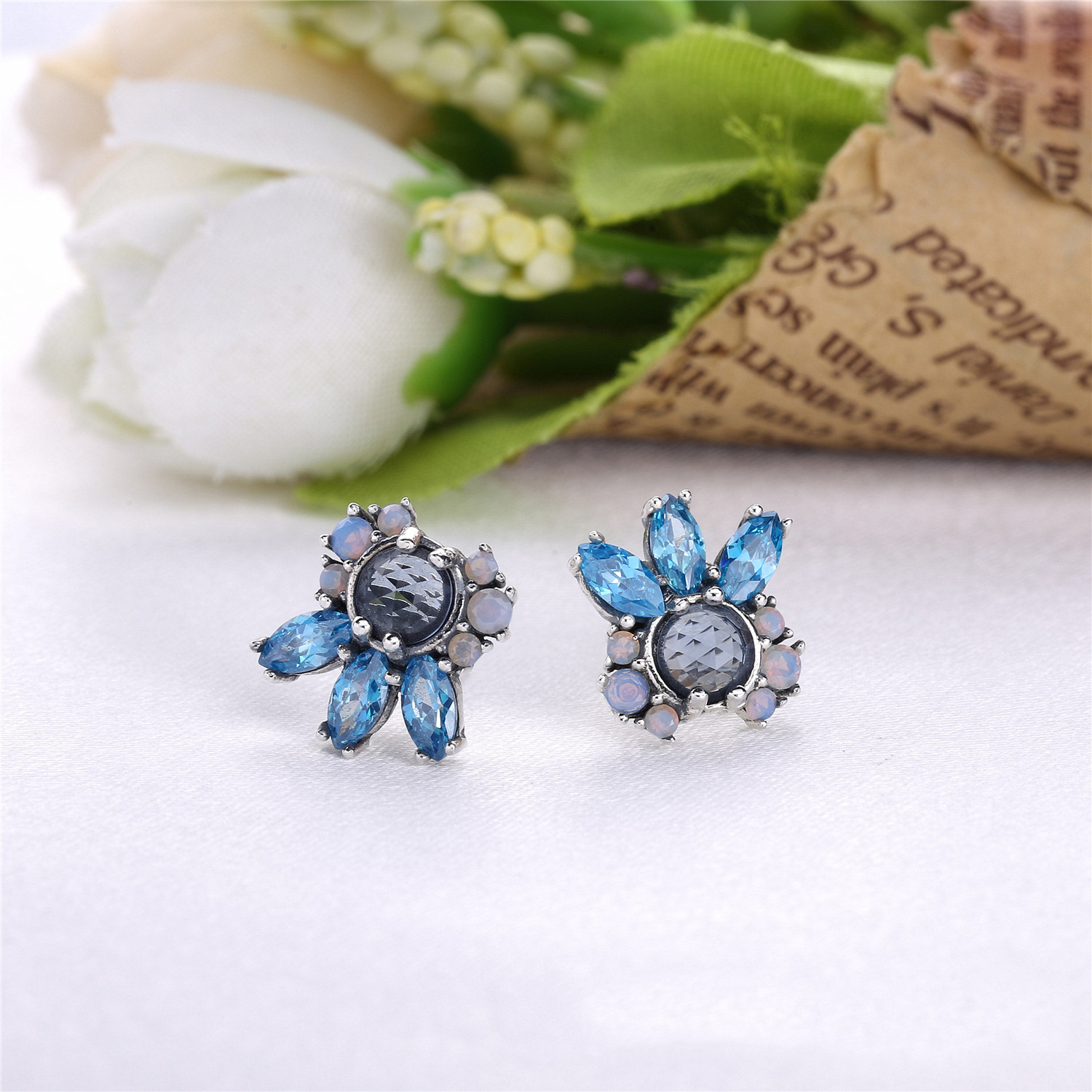 PANDORA Patterns Of Frost Stud Earrings - 290731Nmbmx