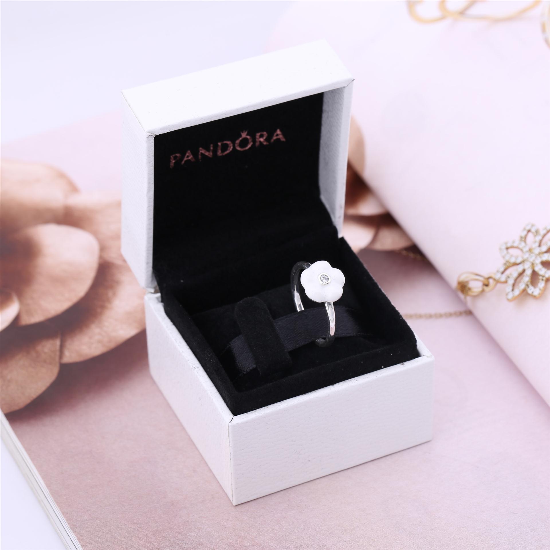 Pandora Zilveren Lichtgevende Florals Ring 190999Mop