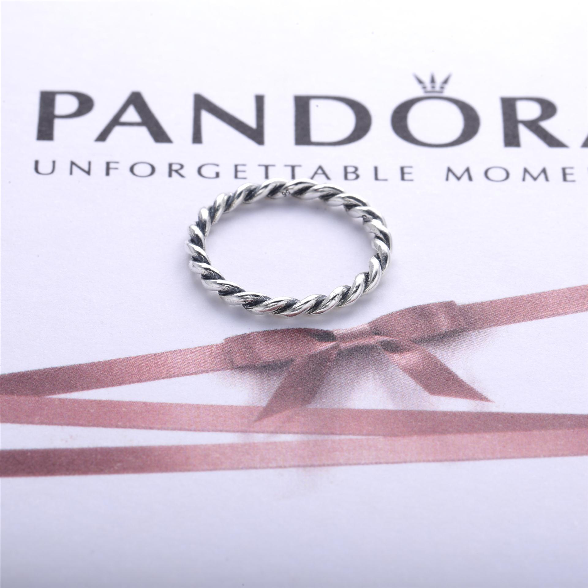 Pandora Zilveren Twisted Stapelen Ring 190602