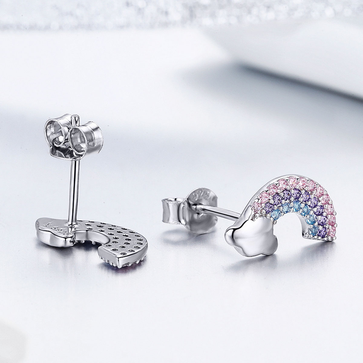 Pandora Style Kleine Regenboog Oorknopjes - SCE578