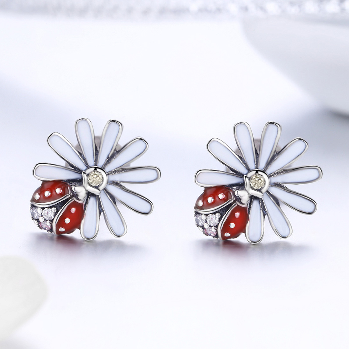 Pandora Style Vuurvliegjes en Daisy Oorknopjes - SCE459