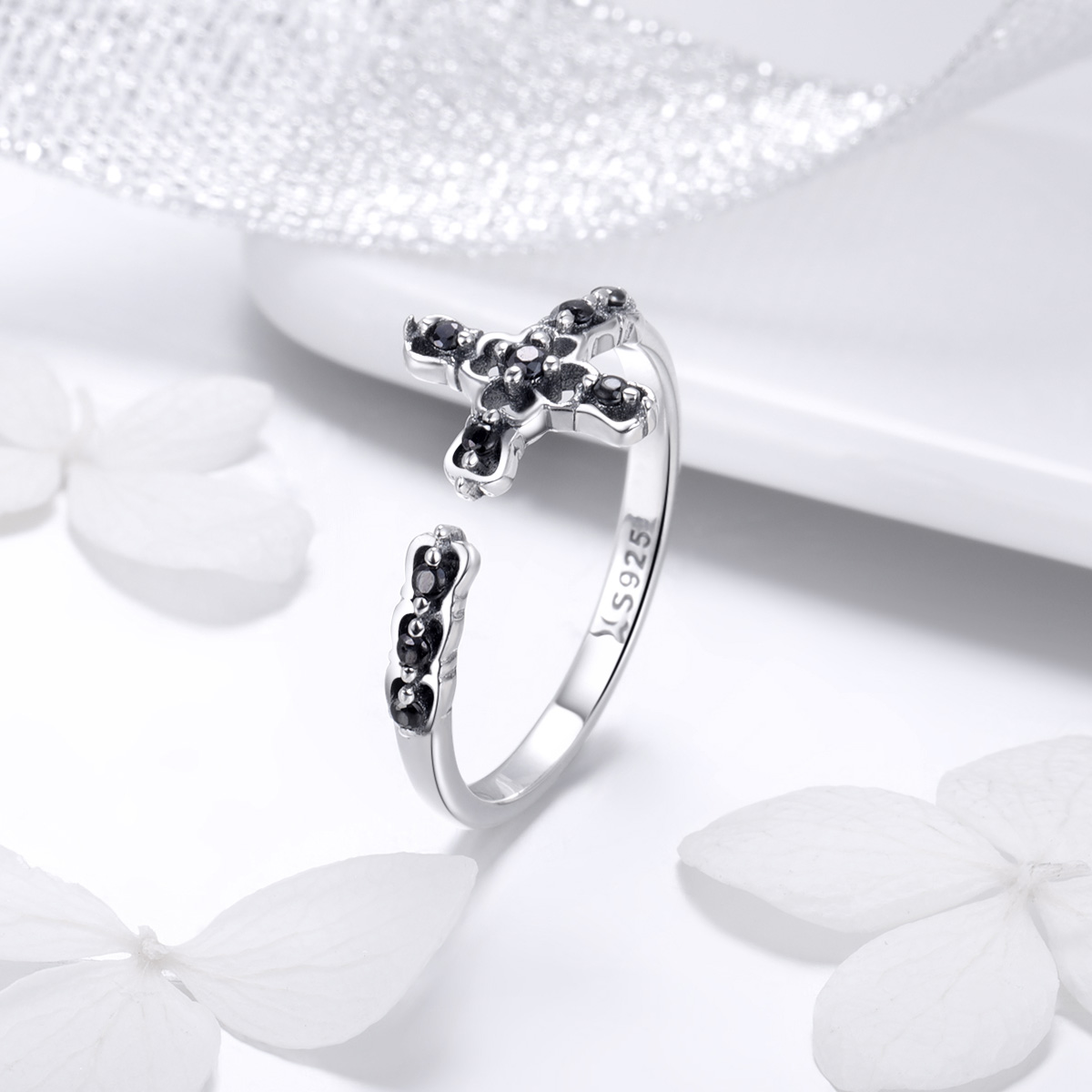 Pandora Style Licht van het kruis Open Ring - SCR447